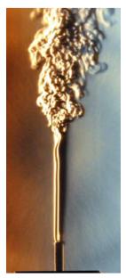 圖2：Schlieren靜止腔內蠟燭上方空氣流動的圖像。